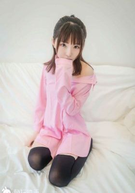 她自黑暗中来-磁力链在线观看免费版